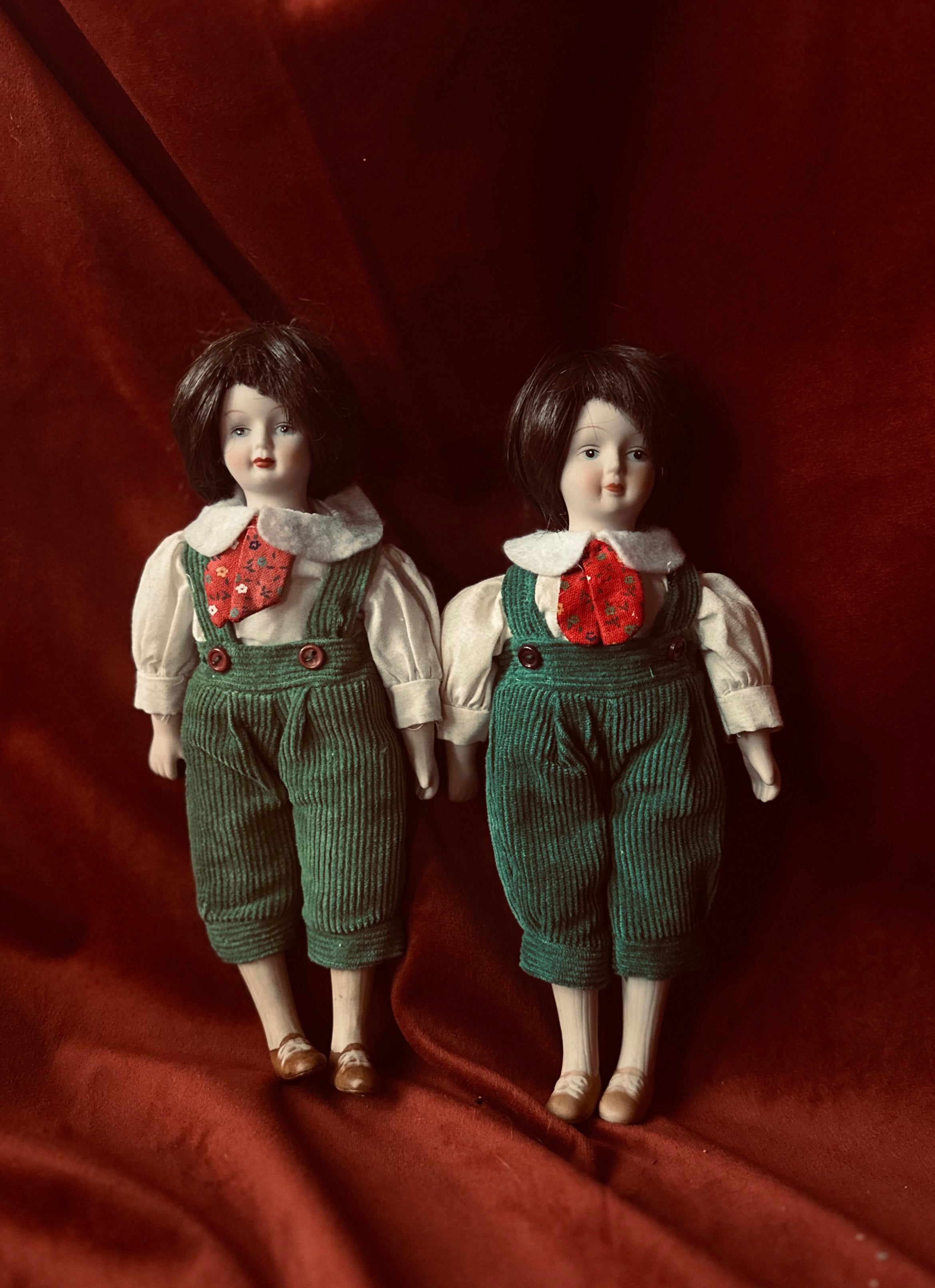 The Cynthiana Twins (Haunted Doll Adoption)